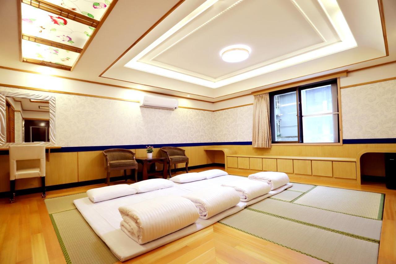 Phoenix Pavilion Hot Spring Hotel Taipei Bagian luar foto