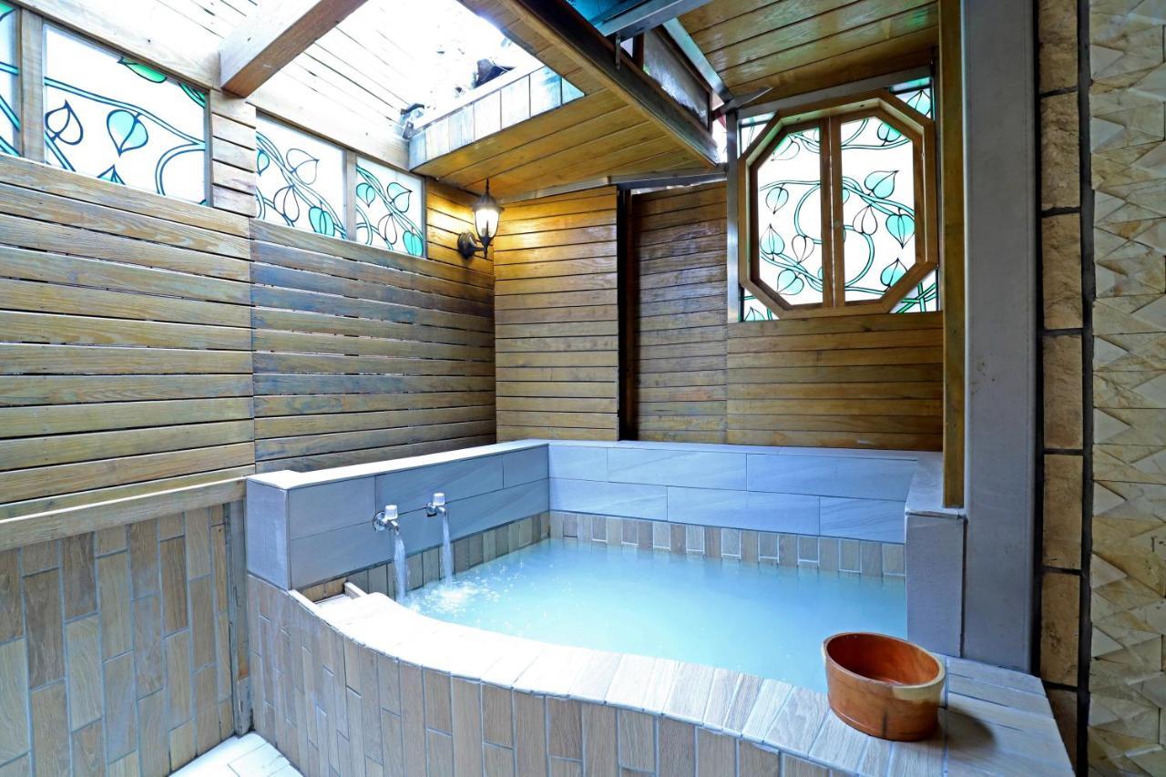 Phoenix Pavilion Hot Spring Hotel Taipei Bagian luar foto