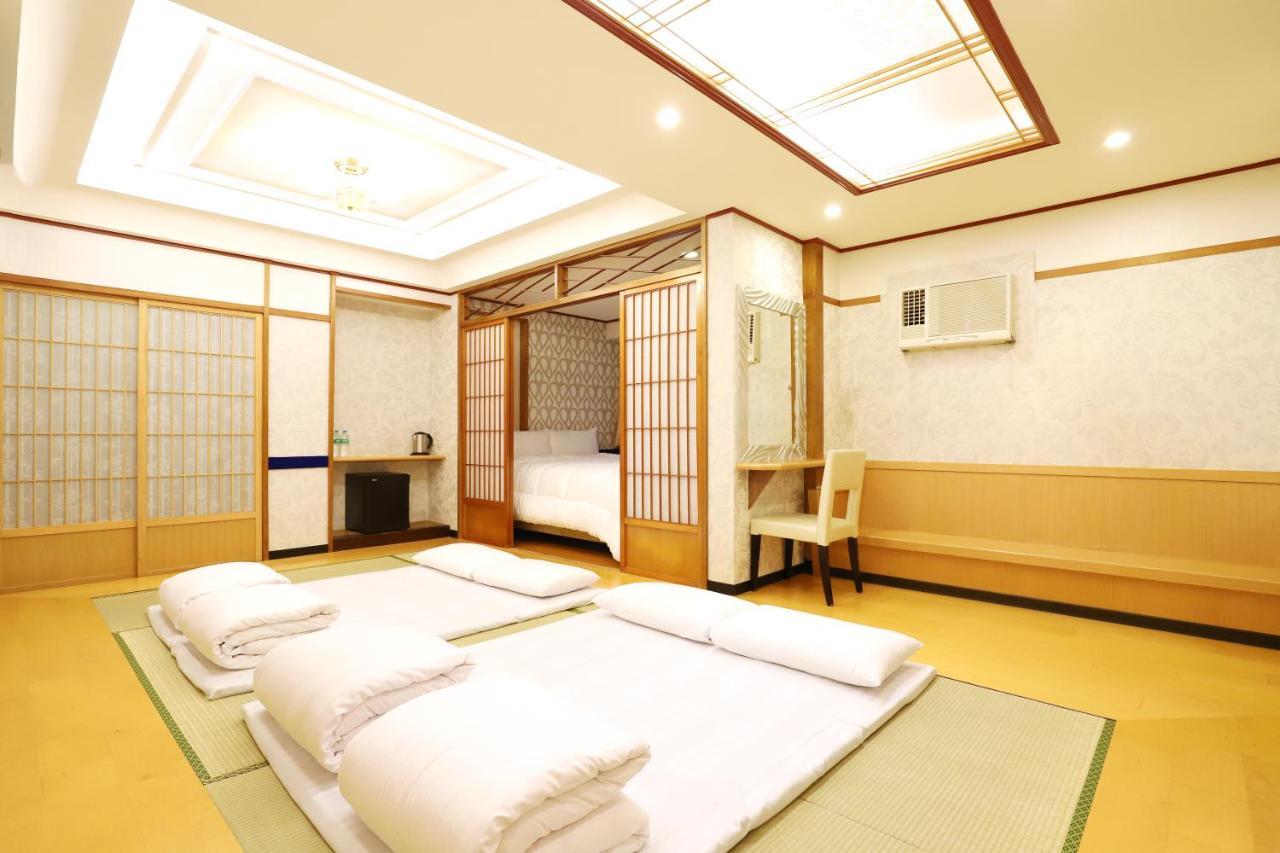 Phoenix Pavilion Hot Spring Hotel Taipei Bagian luar foto