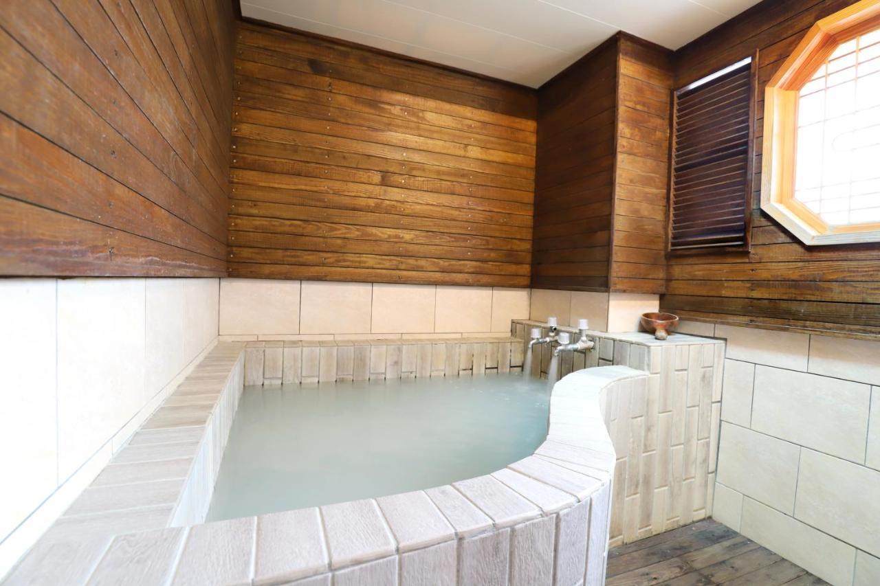 Phoenix Pavilion Hot Spring Hotel Taipei Bagian luar foto