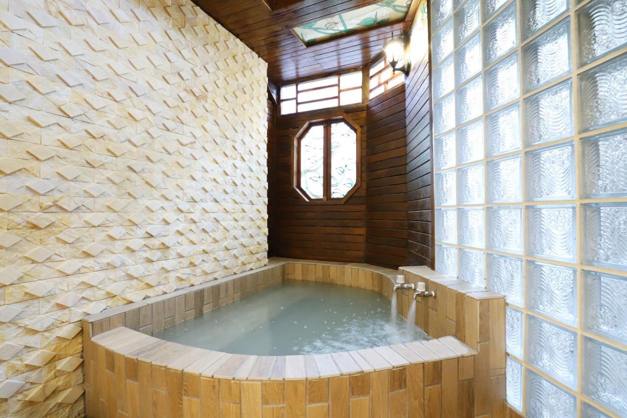 Phoenix Pavilion Hot Spring Hotel Taipei Bagian luar foto