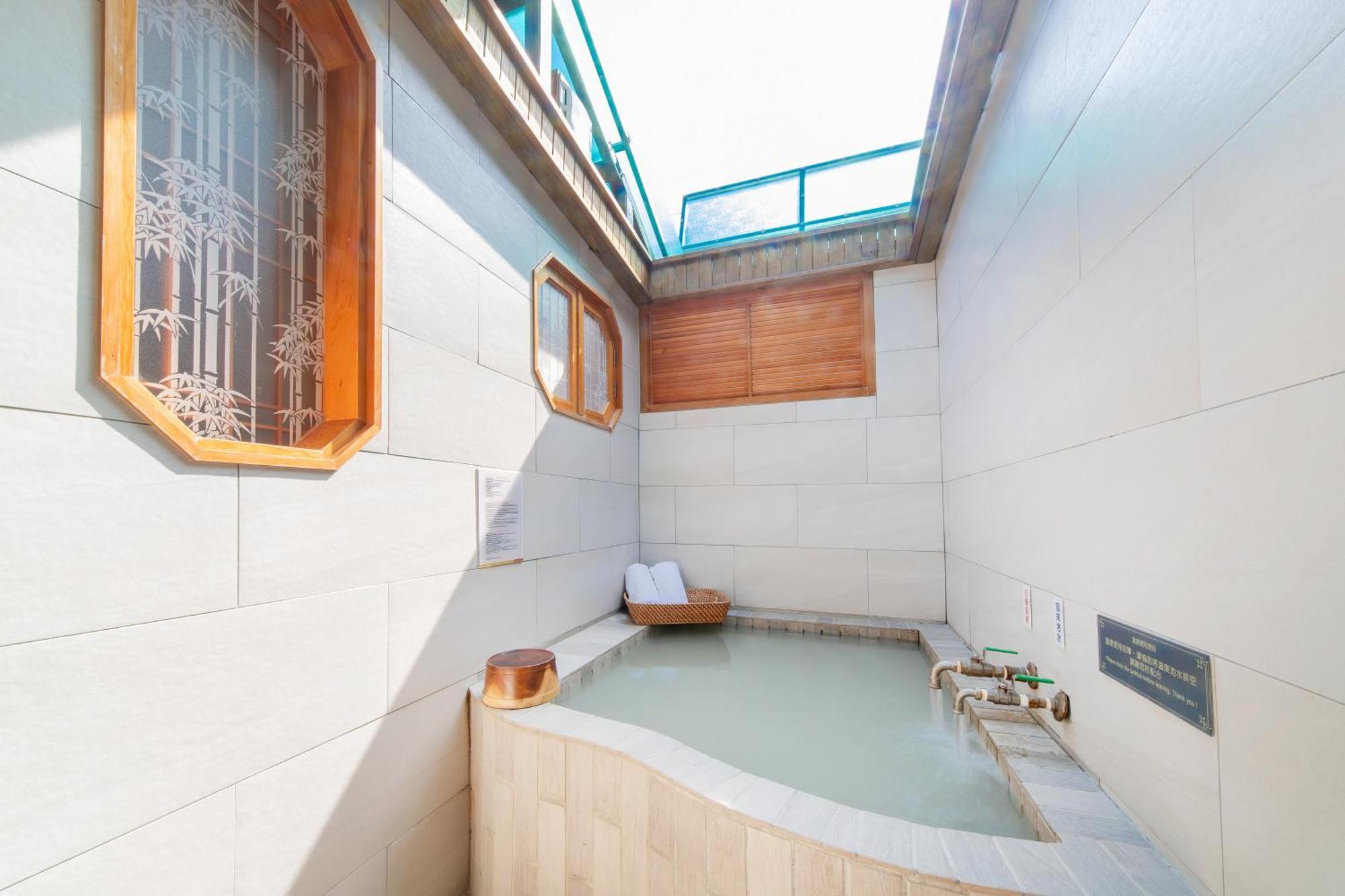 Phoenix Pavilion Hot Spring Hotel Taipei Bagian luar foto