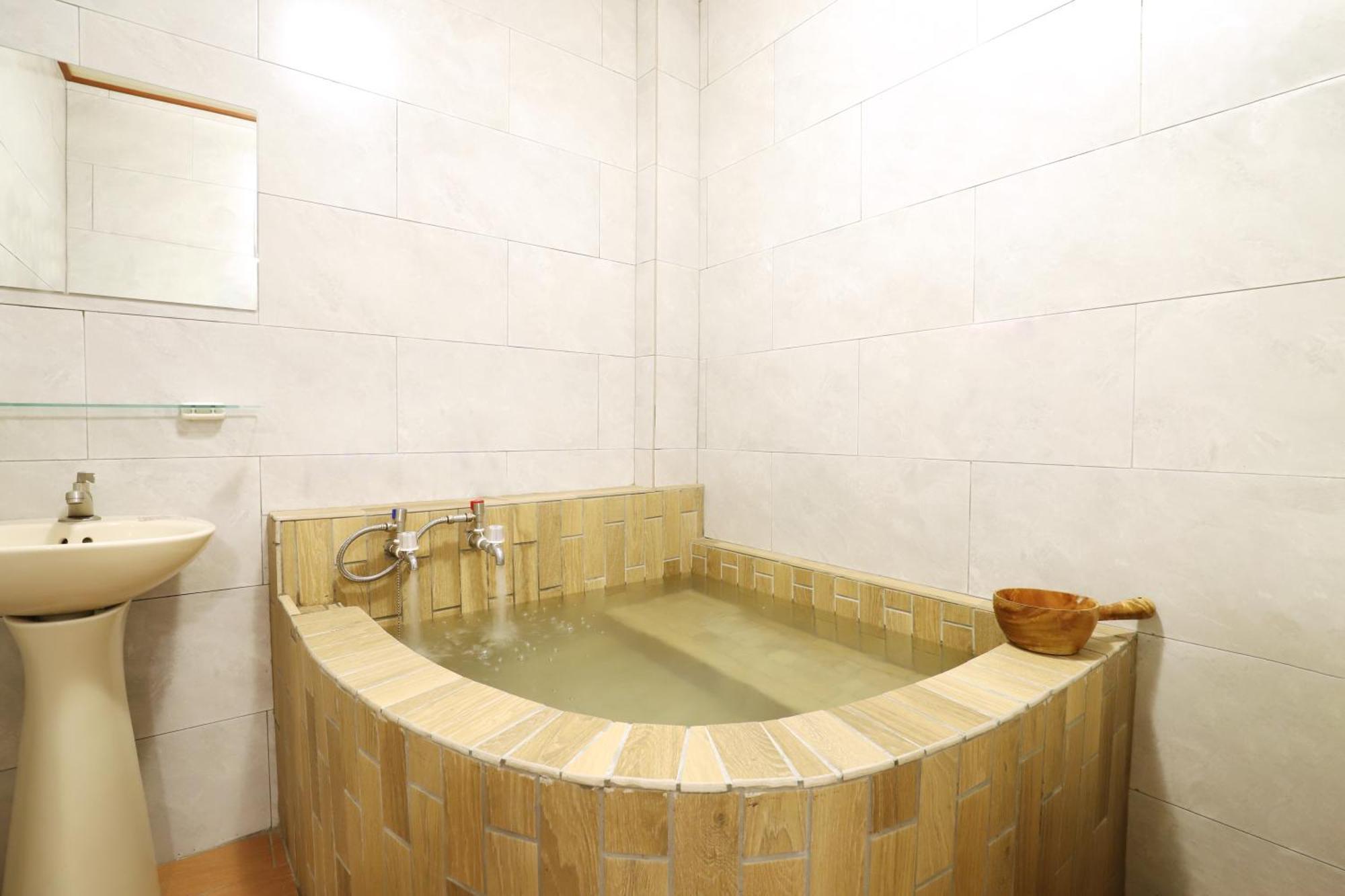 Phoenix Pavilion Hot Spring Hotel Taipei Bagian luar foto