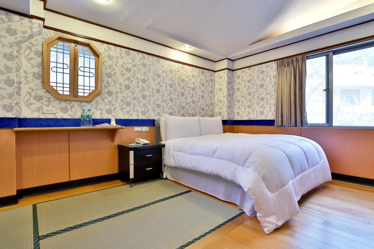 Phoenix Pavilion Hot Spring Hotel Taipei Bagian luar foto